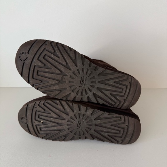 UGG Classic Short Sheepskin Boots in Burnt Cedar - Picture 10 of 12